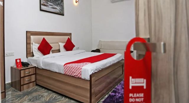 OYO 26628 Hotel Rest Palace
