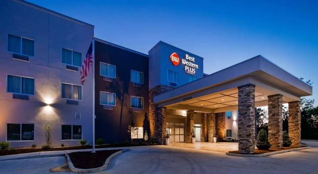 Кровать в общем номере Best Western Plus Parkside Inn & Suites