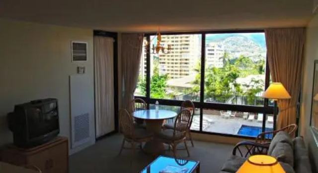 8th Fl. Waikiki Sunset Close to Beach Parking, Забронировать Отель Вайкики Гонолулу, рядом с Waikīkī International Marketplace Shopping Center
