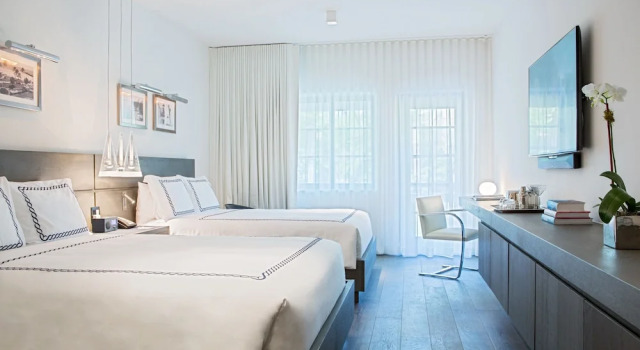 Четырёхместный номер Luxury с балконом Kaskades Hotel South Beach