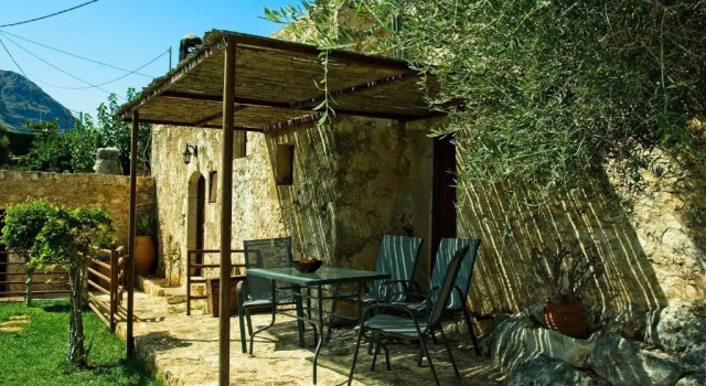 Коттедж c 1 комнатой Elia House