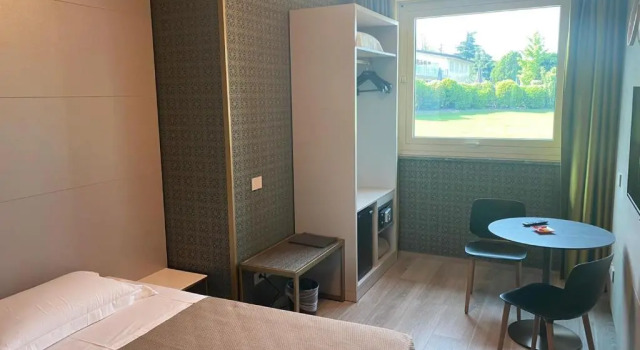 Номер Standard Iris Hotel