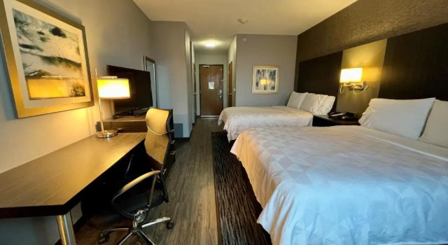 Четырёхместный номер Standard Holiday Inn Carlsbad by IHG