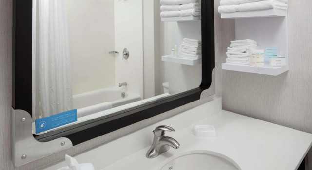 Двухместный номер Standard Hampton Inn & Suites Teaneck/Glenpointe