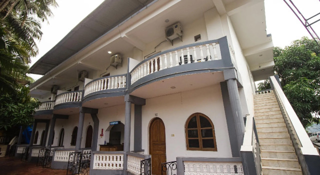 OYO Flagship 10035 Calangute Turista, Забронировать Отель Калангут Северный Гоа, рядом с Пляж Калангут