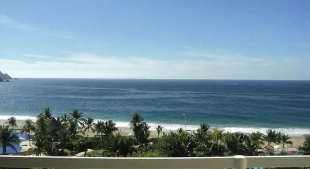Семейные апартаменты с 3 комнатами с балконом Departamento a  pie de  Playa