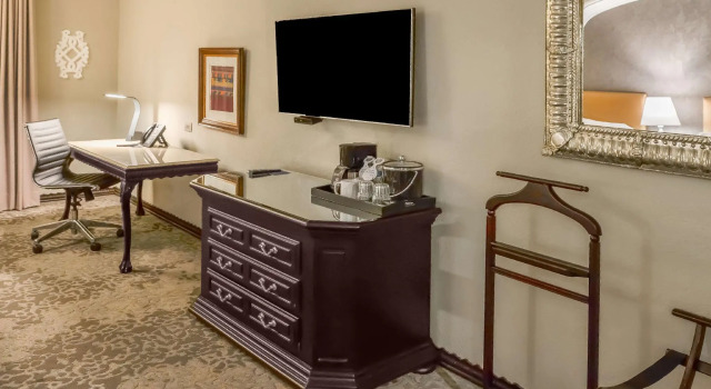 Четырёхместный номер Standard Hilton Guatemala City, Guatemala
