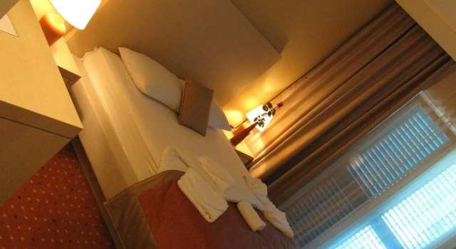 Hotel San, Забронировать Отель Отели Тиват с завтраком, рядом с Пляж Вайкики, Завтраки