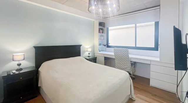 Urban Retreat Elegant Modern Apartment With Balcony in Villa del Parque