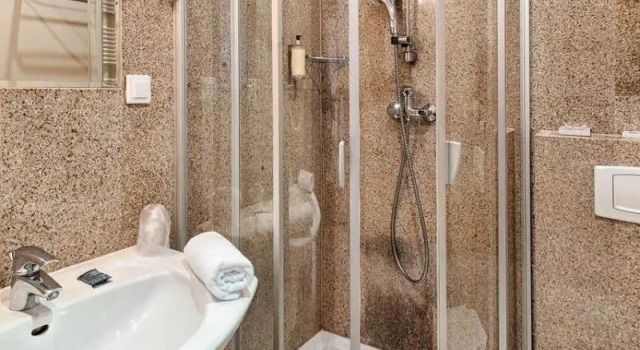 Одноместный номер Standard Grand Royal Hotel