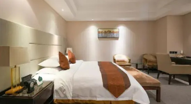 Двухместный люкс Мансарда Yohol Hotel