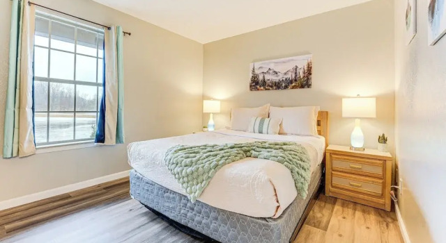 Near Attractions & Shows: Branson Updated Condo, Забронировать Апартаменты/квартира Отели Table Rock Lake с парковкой, Парковка