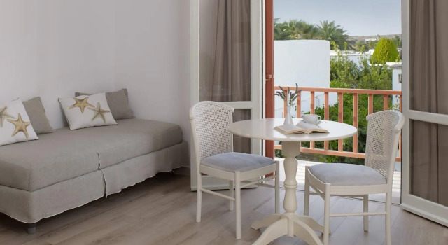 Люкс Executive Yria Island Boutique Hotel & Spa