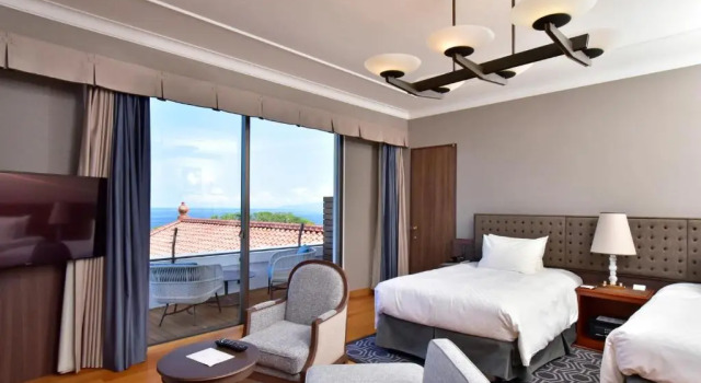 Трёхместный номер Standard с видом на океан Kawana Hotel