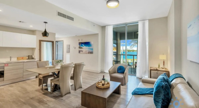 Apartment w Bay View Balcony  Pool   Up To 6  Gym, Hollywood, Забронировать Апартаменты/квартира Апартаменты Голливуд-Бич, Апартаменты/квартира