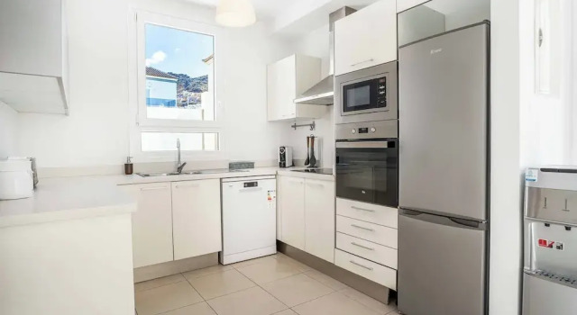 Villa Primrose, Забронировать Вилла Виллы Адехе, рядом с Центр водных видов спорта Tenerife Nautical Center, Вилла