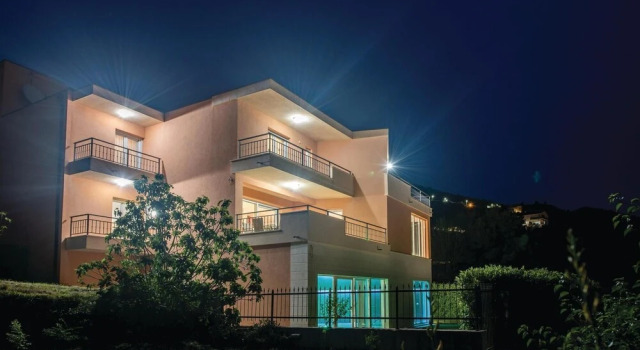 Awesome Home in Solin With Sauna, Wifi and 5 Bedrooms, Rezerwuj Hotel Solin Split Region