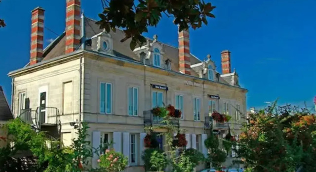 Hôtel Henri IV, Rezerwuj Hotel Coutras Gironde