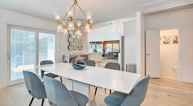 Serene Home w/ Fire Pit, Deck & Easy Access to ATL, Book Feriehus Villaer i Marietta, Villa