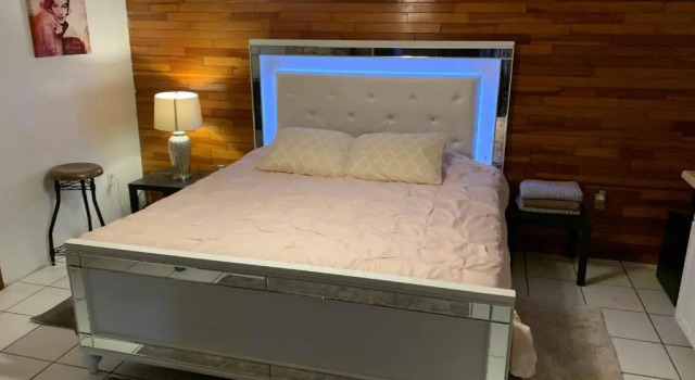 Deluxe studio & Pet friendly, Varaa Hotelli Hotellit Kissimmee pysäköinnillä, Pysäköinti