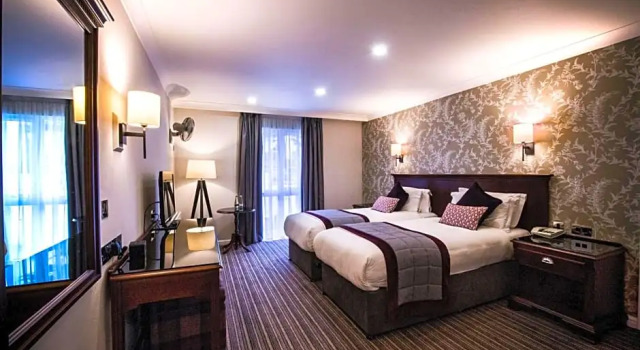 Номер Standard DoubleTree by Hilton Cheltenham-Cotswolds