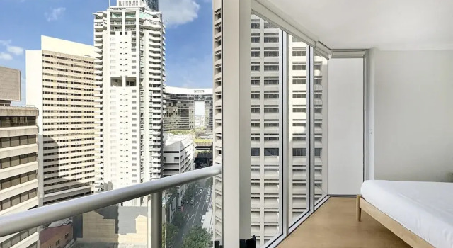 Апартаменты High-rise 2-bed Apartment With Gym, BBQ & Pool