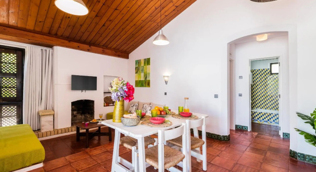 Casas Barulho - Villa Jacaranda A8, Rezervasyon Villa Oura villalar, Villa