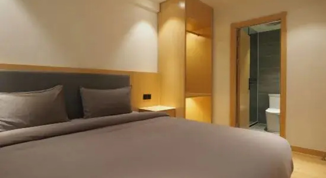 Люкс Deluxe G Joyful GAME E-Sports Hotel (Jinma Bijifang Milesi Subway Station)