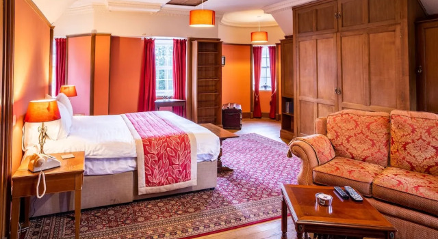 Номер Superior Dalmunzie Castle Hotel