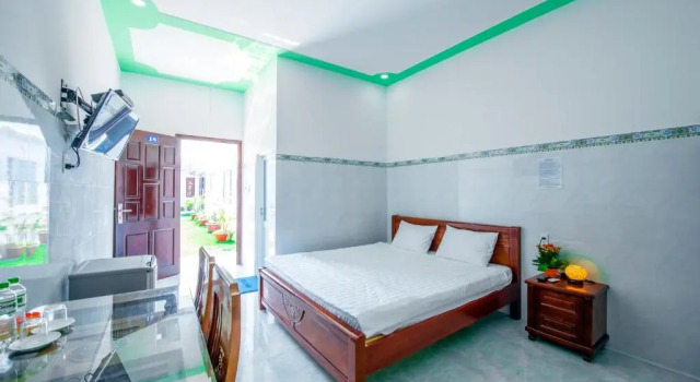 Двухместный номер с видом на бассейн Hotel Nguyên Toàn