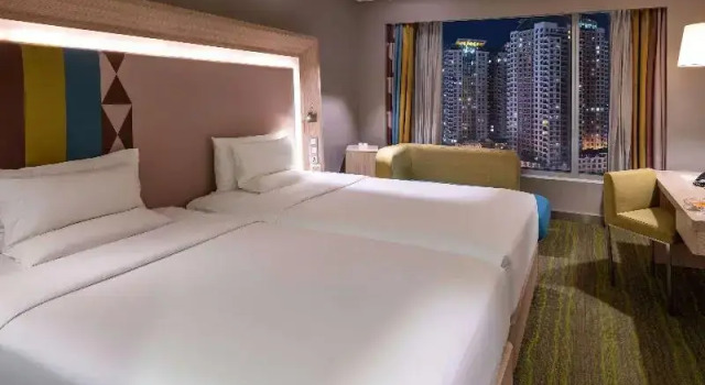 Двухместный номер Executive с балконом Novotel Manila Araneta City Hotel
