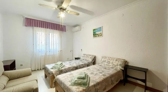 Villa in Roquetas near Beach & Pool, Забронировать Вилла Отели Рокетас-де-Мар с парковкой, Парковка