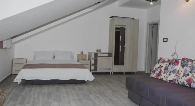 Hotel Dapčević, Reserva ahora Hotel Cetiña 