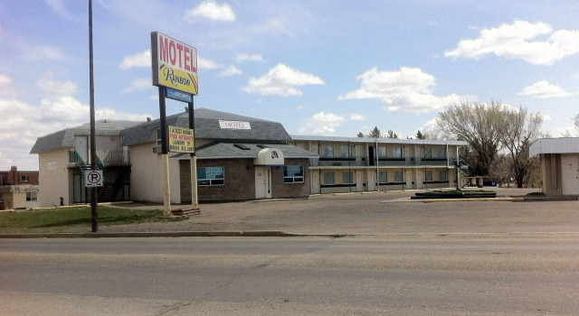 Rainbow Motel, Rezerwuj Motel Hotele w Swift Current z parkingiem, Parking