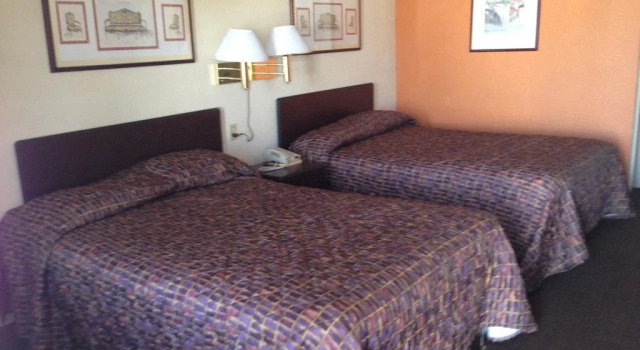 Scottish Inns Jonesboro AR, Rezerwuj Hotel Hotele w Ozark z parkingiem, Parking