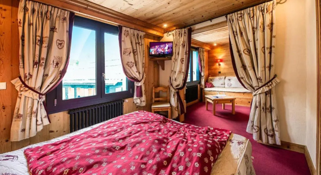 Полулюкс Hôtel-Chalet Les Ecureuils Restaurant, Piscine, Jardin, Garage