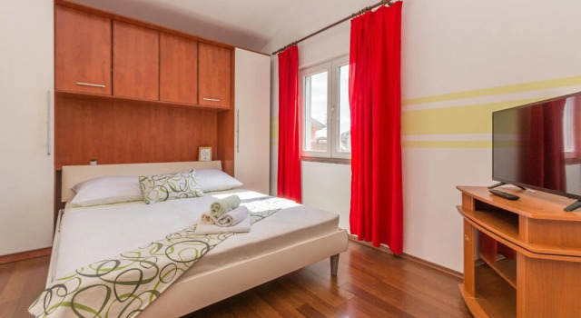 Beautiful Home in Biograd na Moru With Wifi and 4 Bedrooms