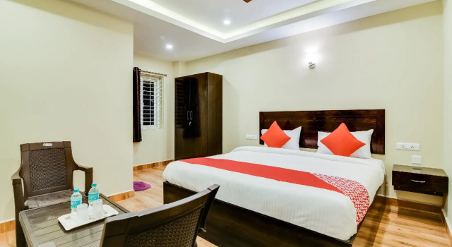 Capital O 28216 Raajas Grand, Rezervovat Hotel Hotely v Andhra Pradesh s parkováním, Parkování