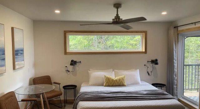 Номер Superior Stone Cove Waterfront Adults Only B&B