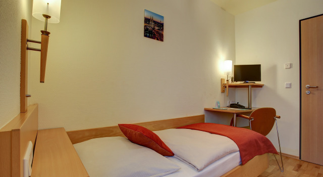 Trip Inn Hotel Conti, Забронировать Отель Отели Нойштадт-Зюд 3 звезды, 3*