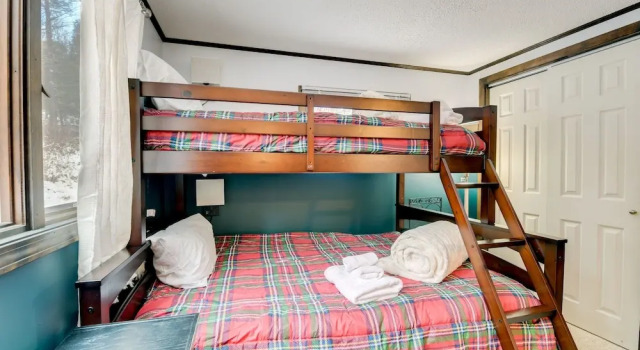 Pet-friendly Home w/ Deck: 4 Mi to Jay Peak Resort, Rezervovat Lázně / Resort Jay Jay Peak