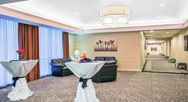 Holiday Inn Roanoke - Tanglewood Route 419 & I 581, an IHG Hotel, Buchen Sie Hotel Roanoke Virginia