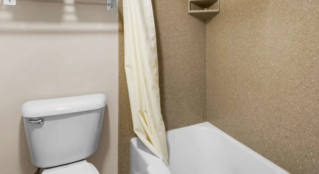 Четырёхместный номер Standard Цокольный этаж Best Western Lees Motor Inn