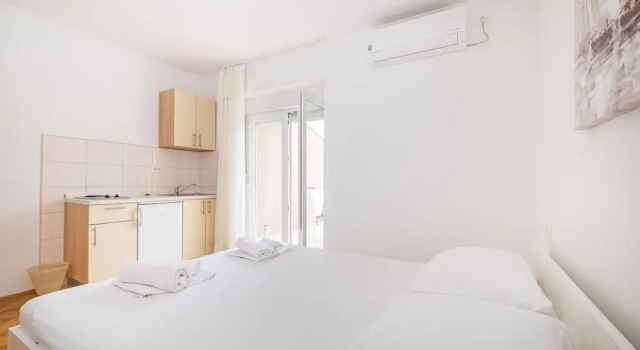 Studio Apartments Near Center 4, Забронировать Апартаменты/квартира Апартаменты Новалья, Апартаменты/квартира