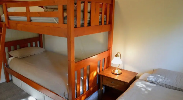 Orana Flat 1- Bright VIC, Book Hotel Bright 