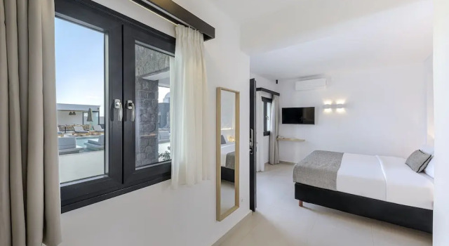 Двухместный номер Standard с видом на бассейн Onyx Hotel & Suites