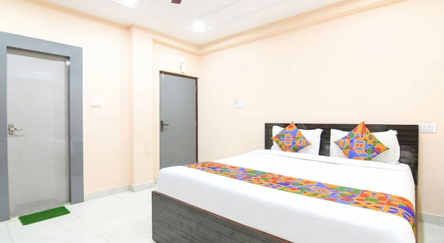 Номер Deluxe FabHotel Olive Inn I - 260m from Saltlake Sector V Metro Station
