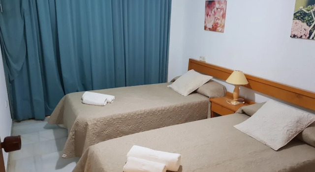 Apartamentos Cachirulo, Забронировать Апартаменты/квартира Отели Бенидорм с бассейном, рядом с Концертный зал Бенидорм Палас, Бассейн