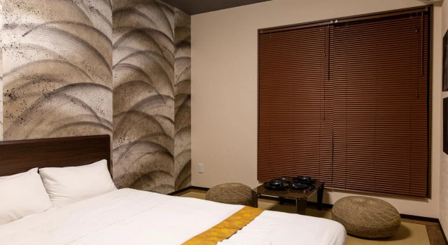 The Pagoda Experience, Prenota Hotel Minami Ward 