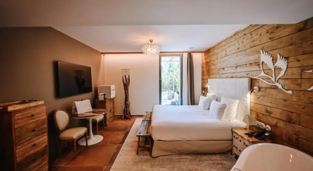 Двухместный номер Standard Le Hameau Des Pesquiers Ecolodge & Spa, Curio Collection By Hilton